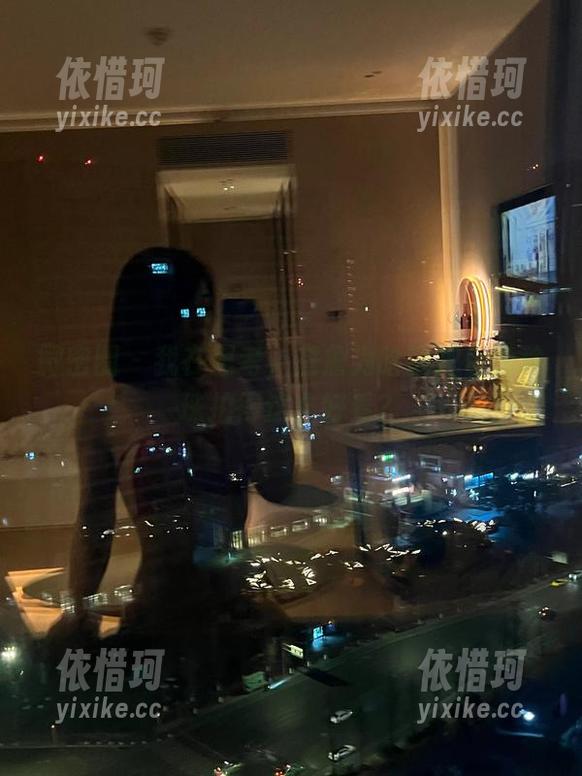 微密圈 - 我在思考，詹詹为啥能把白色珍珠拍得这么好看？