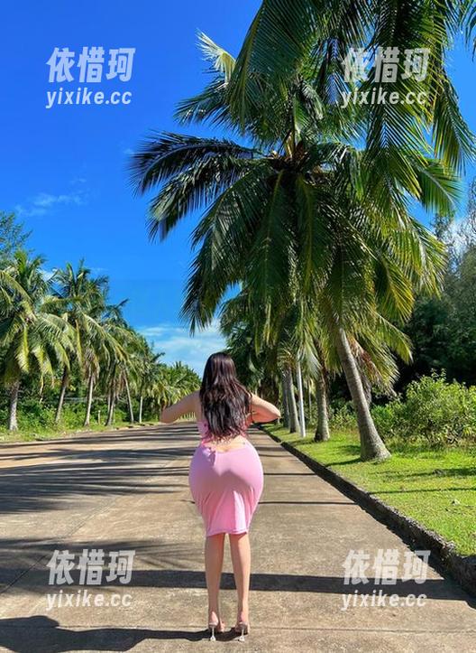 微密圈 - 迷人的五姨太最新图集：别只盯着女仆造型，逗趣细节也不是闹着玩的！
