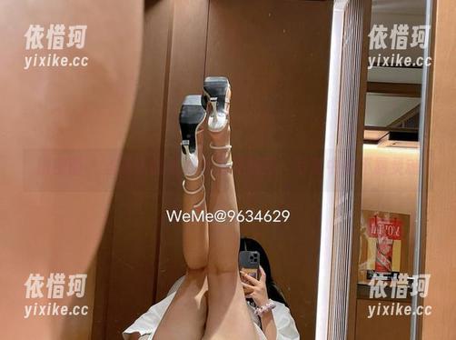 微密圈 - 当迷人的五姨太遇见荒野：写真中的不羁灵魂