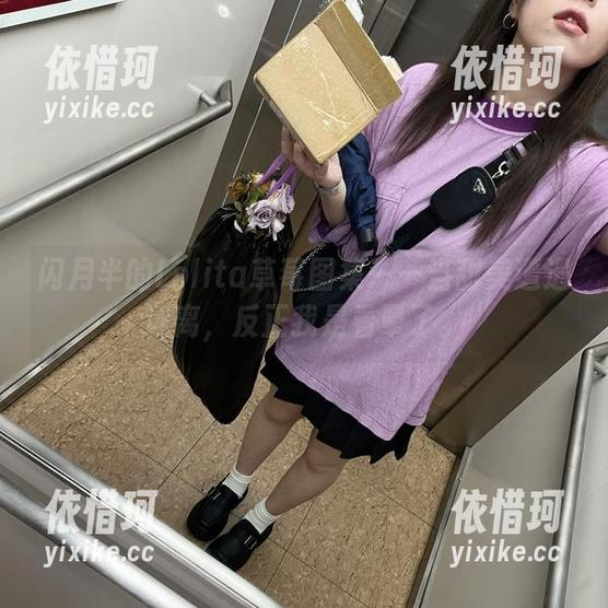 闪月半的Lolita草莓图集——当甜美遭遇迷离，反正我是看晕了。
