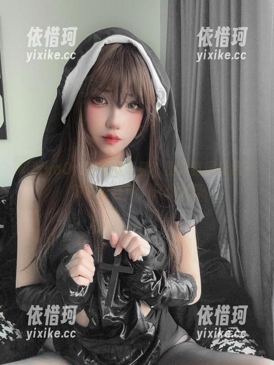 阿薰kaOri的礼服写真，照片氛围让我一时失去语句，只想沉醉