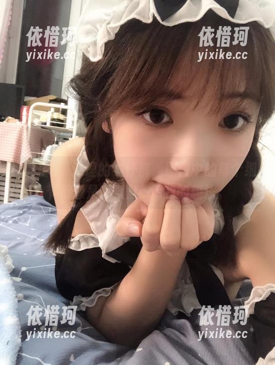 雯妹不讲道理的牛仔裤，原图中的每个细节都像是在默默cos我的想法。