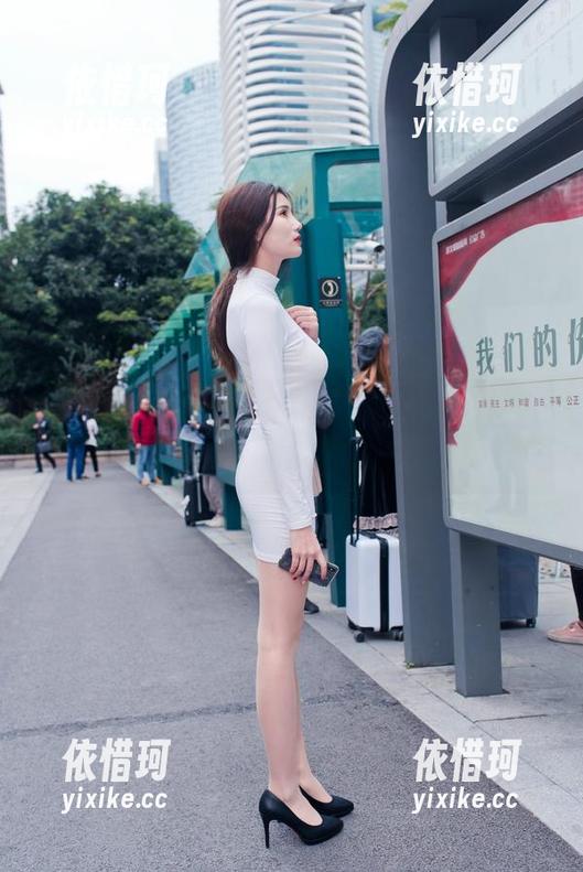 谁能不爱？福利送给你，魔镜街拍下的街角肉丝包臀裙小姐姐，图片一睹为快吧。